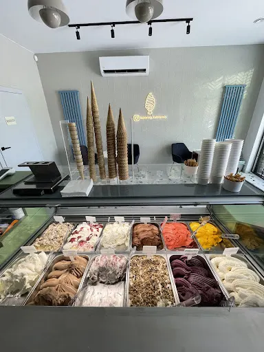 Ta'Panna Lodziarnia | Rynek obok banku PKO | Ostrowiec Św. | LODY AUTORSKIE